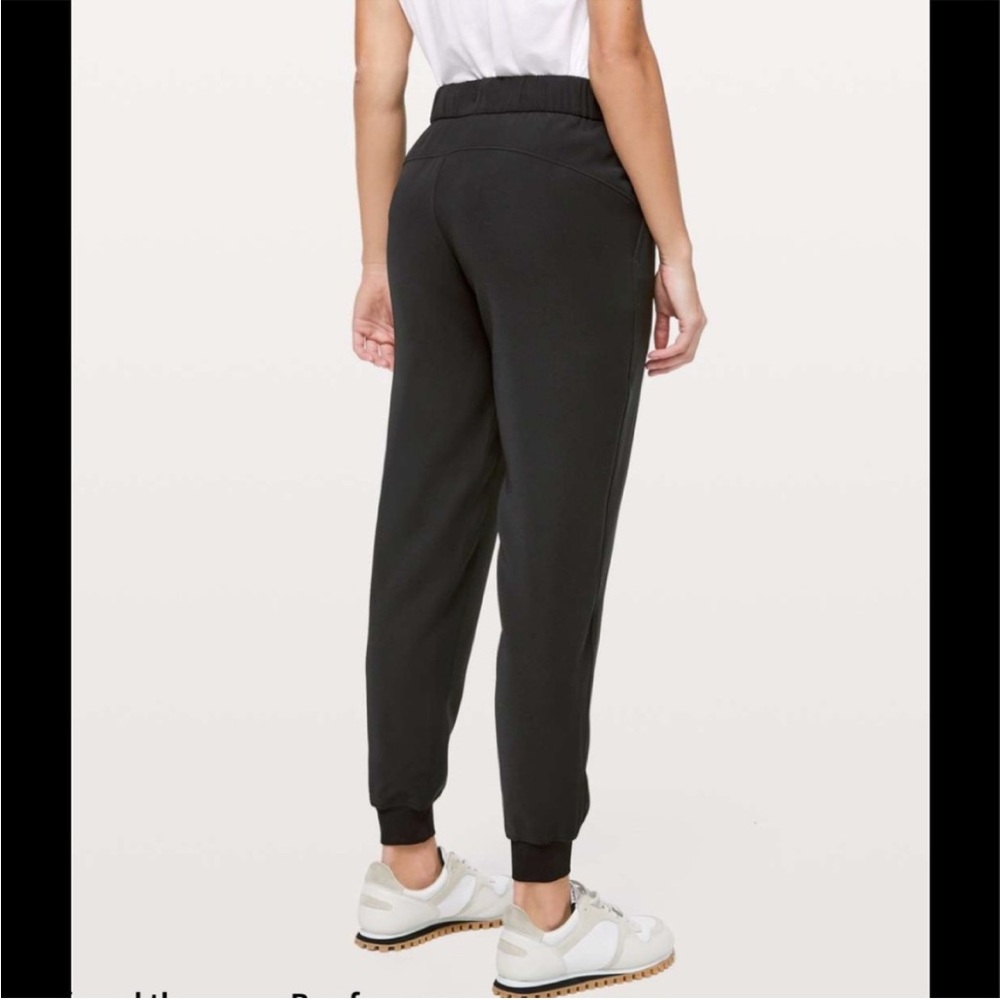 Lululemon “on the fly” joggers